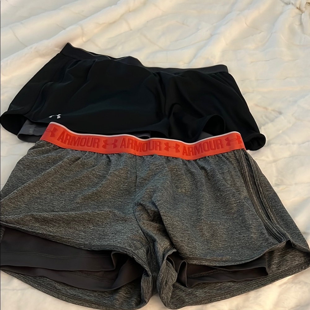 Under Armour Black and Gray Athletic running women’s size M Shorts medium